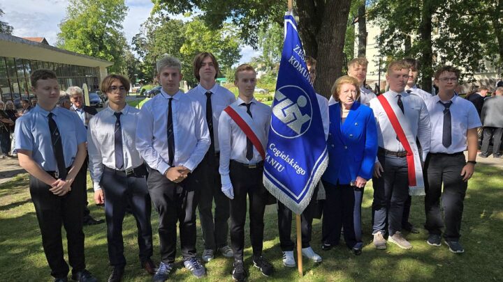 ODSŁONIĘCIE TABLICY PAMIĄTKOWEJ