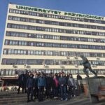 Uczniowie klasy 4A na zajęciach w Katedrze Inżynierii Biosystemów