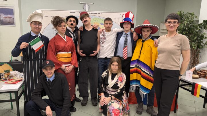 Dzień Języków Obcych w naszej szkole –  zaangażowanie klas dwujęzycznych